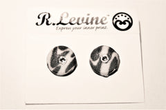 V Print Single Crystal Stud Earrings